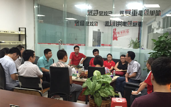 顏老師蒞臨光臣指導(dǎo)工作