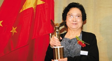 從屠呦呦身上，我們學(xué)到了什么?