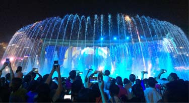 不只LED護欄管，DMX512控制技術已經(jīng)遍及到燈光秀