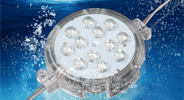 點光源問水底燈，我和線條燈一起掉水里你要先救誰?