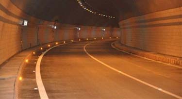 高速可以不設(shè)路燈，但是LED步道燈少不了!