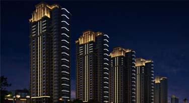 通過線條燈廠家配合 安裝隊(duì)輕松完成樓盤亮化項(xiàng)目