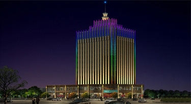 商業(yè)廣場亮化 光臣線條方案做得好客戶舉手稱贊！