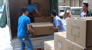 避開物流擁堵650個LED投光燈專車直達重慶