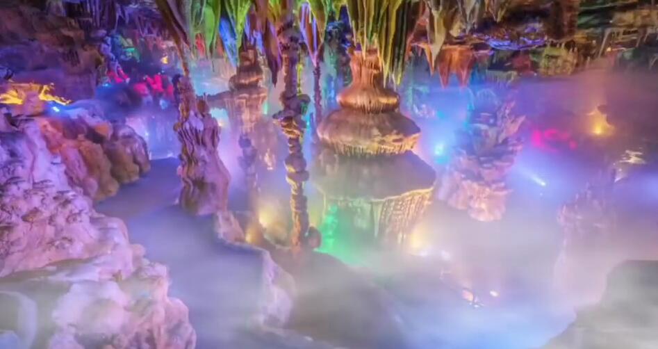 景區(qū)溶洞亮化，光臣照明LED七彩投射燈打造多彩溶洞燈光