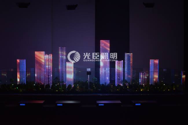 光臣智科亮化體驗(yàn)館添加新元素，樓體聯(lián)動(dòng)燈光秀沙盤(pán)展示